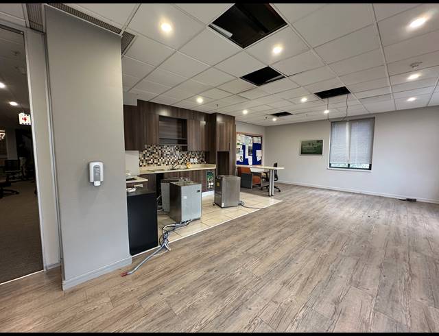 1,295M² OFFICE TO LET IN SANDTON CENTRAL